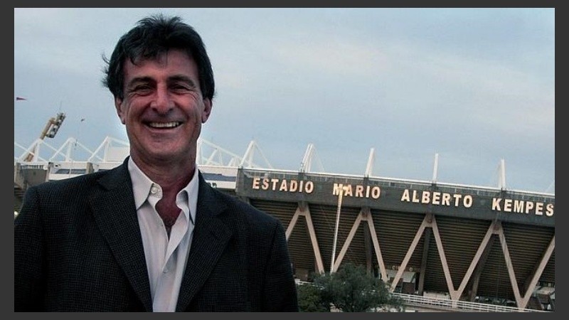 Kempes,en el estadio que lleva su nombre