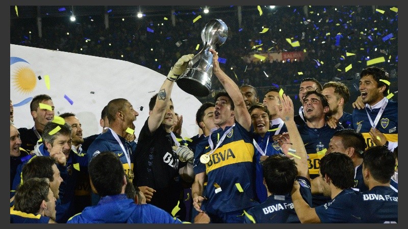 Boca levantó la copa argentina. 