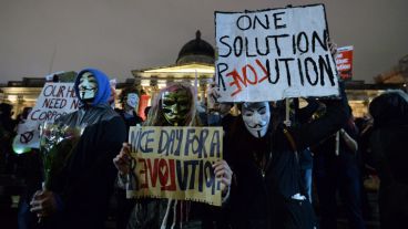 Todos los 5 de noviembre, el grupo activista sale a las calles a manifestarse en contra del sistema capitalista. (EFE)