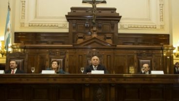 Lorenzetti, Maqueda y Fayt votaron a favor;  Highton de Nolasco, en disidencia.