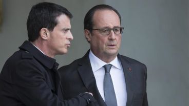 El primer ministro Valls junto al presidente Hollande.