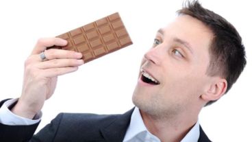 La respuesta emocional que genera el chocolate es más intensa en los hombres que en las mujeres.