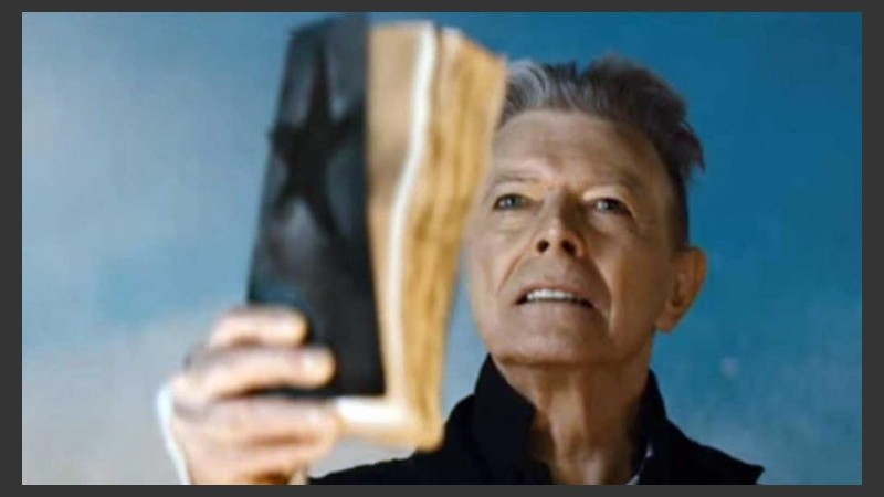 Bowie también estrenó página web con una cuenta regresiva para el estreno.