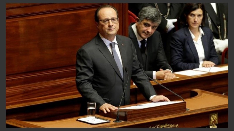 El presidente francés habló ante el Parlamento.