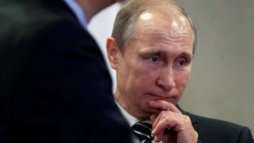 Putin anunció su vacunación de forma sorpresiva en una videoconferencia.