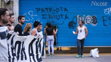 Los allegados al joven muerto recorrieron las calles rosarinas este martes. (Alan Monzón/Rosario3.com)