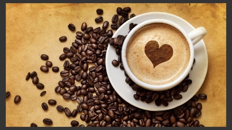 Las personas que beben café tienen entre el 12% y el 15% de probabilidades de alargar su vida.