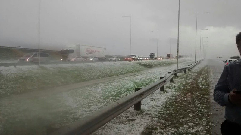 Autopista Rosario-Córdoba, a la altura de Carcarañá.