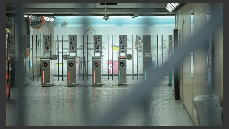 El metro de Bruselas se encuentra cerrado este sábado por precaución. (EFE)
