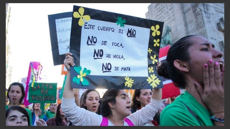 El 3 de junio de 2015 se realizó la primera marcha bajo el lema #NiUnaMenos. 