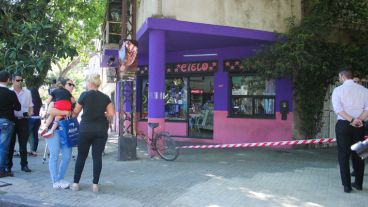 La fachada del comercio en Montevideo y Castellanos.