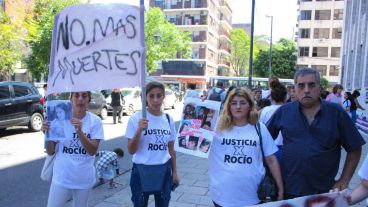 Familiares de víctimas de violencia de género estuvieron en el lugar. (Rosario3.com)