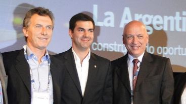 MAcri, Urtubey y Bonfatti en el panel de octubre de 2011 en Mar del Plata.