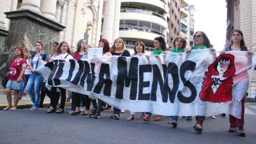 #NiUnaMenos, la consigna que movilizó a hombres y mujeres este miércoles.