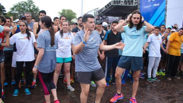 Julián Weich y Christian Sancho se animaron a correr la de 10 kilómetros. (Alan Monzón/Rosario3.com)