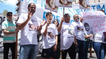 Familiares de Mauricio Brandán, el comerciante asesinado en zona oeste. (Alan Monzón/Rosario3.com)