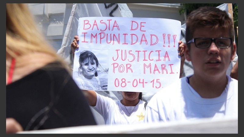 Cada cual pidió por su causa. Entre todos, marcharon una vez más. (Alan Monzón/Rosario3.com)