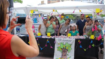 Distintas organizaciones mostraron sus actividades y productos. (Rosario3.com)
