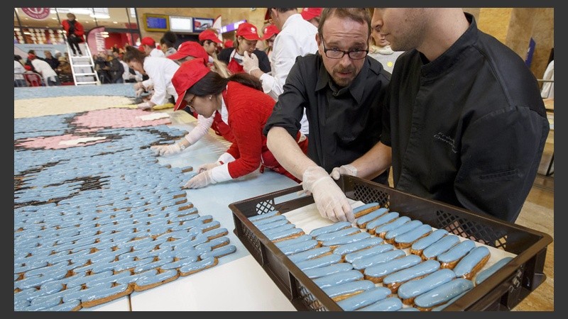 El eclair es un dulce de la pastelería clásica francesa, cuyo origen se remonta al siglo XIX.  (EFE)