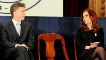 Macri anunció que hará el acto en la Casa Rosada, Cristina en el Congreso.