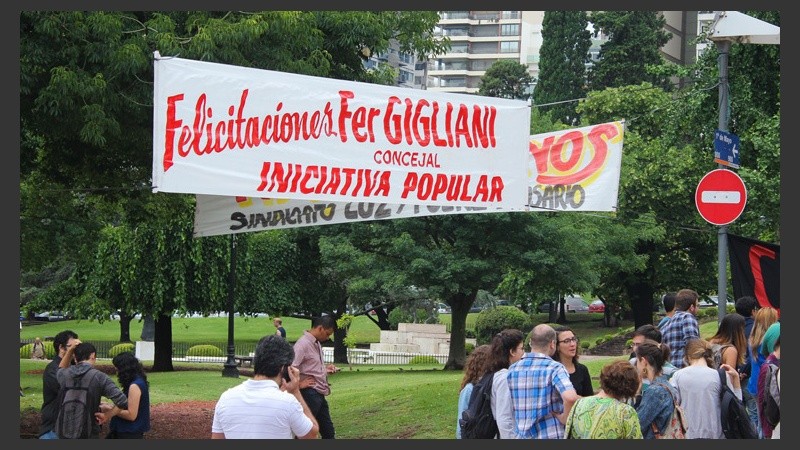 Se vieron algunos carteles para los concejales electos. (Alan Monzón/Rosario3.com)