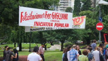 Se vieron algunos carteles para los concejales electos. (Alan Monzón/Rosario3.com)