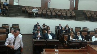 Votación express y a la medianoche en el Palacio Vasallo.