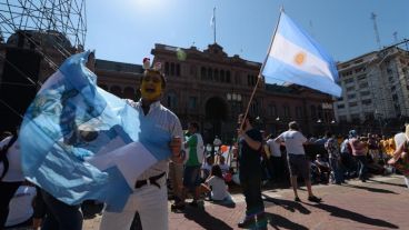 Festejos frente al Congreso en apoyo a Macri.