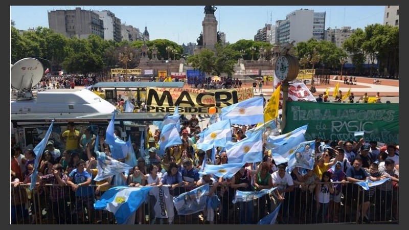 Festejos frente a la Casa Rosada, en apoyo a Macri.
