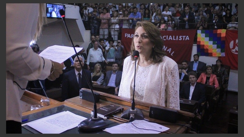 La intendenta juró en el Concejo Municipal.