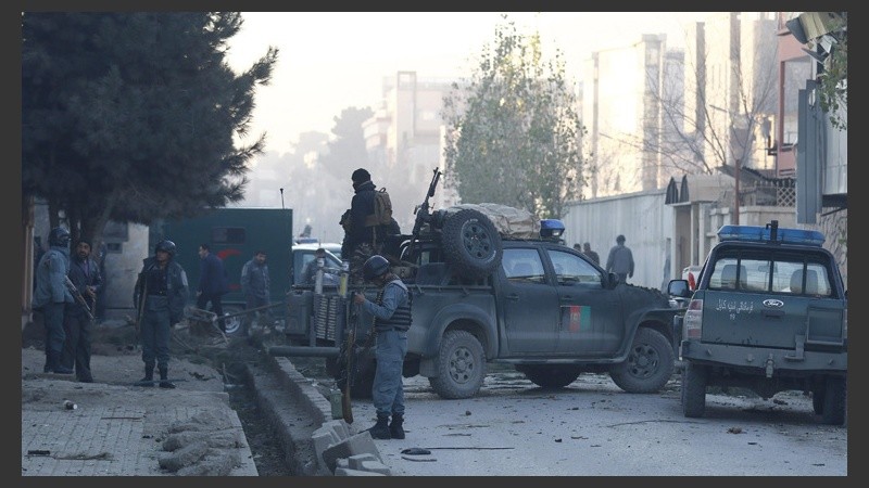 El ataque fue realizado por talibanes y y utilizaron un cochebomba. (EFE)