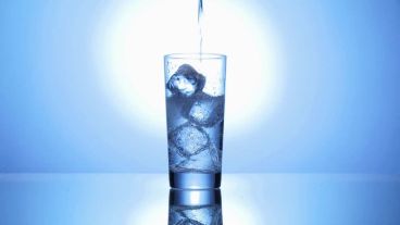Lo que se conoce como "golpe de calor" se produce por la pérdida de agua y sales esenciales que el cuerpo humano necesita.