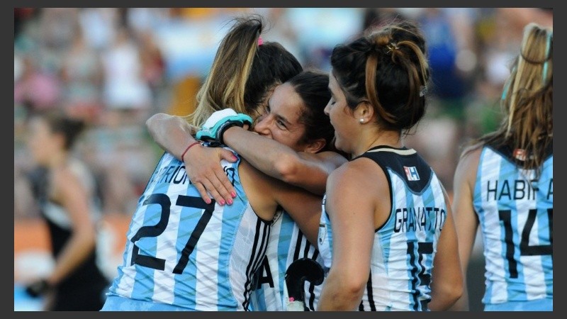 Merecido. Las chicas argentinas alcanzaron este título por primera vez.