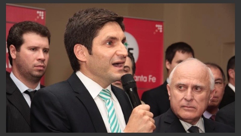 Las escuchas revelan una conversación entre Pullaro y funcionarios. 