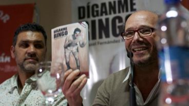 Fernández Moores sostiene su creación, "Díganme Ringo".