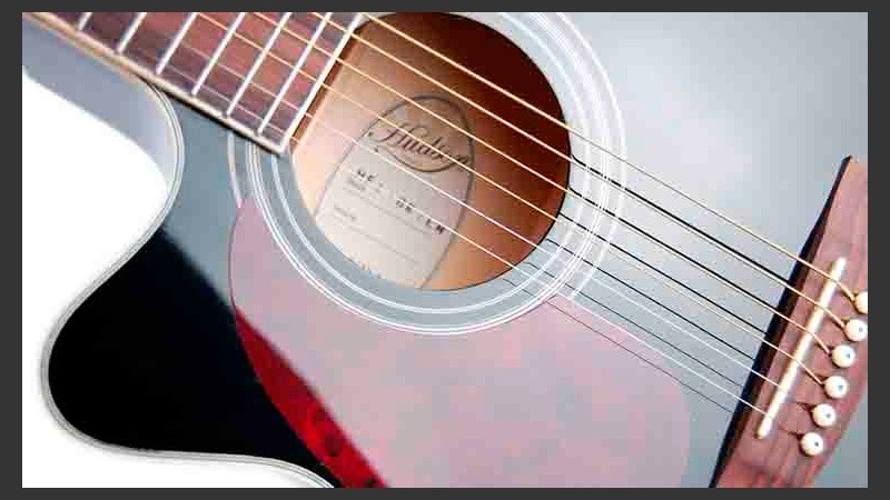 La web ofrece algunas herramientas útiles para quien quiera tocar guitarra, como afinador online, bases y glosario de términos.