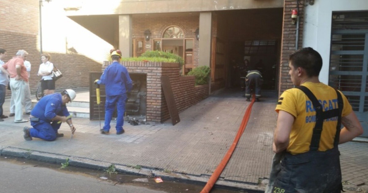 Se incendió un auto en la cochera de un edificio del centro | Rosario3