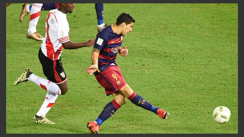 Con un Luis Suárez encendido, Barcelona le ganó a River 3 a 0 en Japón. (EFE)