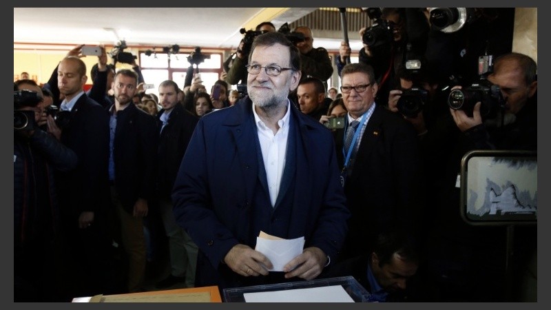 Rajoy votó en un colegio de Aravaca.