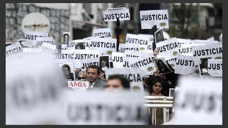 Familiares de las víctimas del atentado a la Amia reclaman justicia.