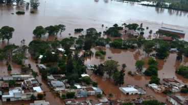 Las inundaciones en el Litoral ya dejaron miles de evacuados.