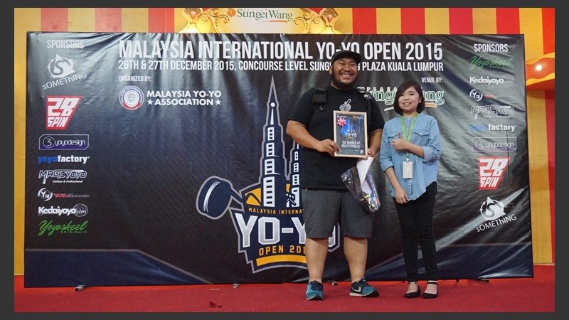 Uno de los ganadores en la entrega de premios. (Malaysia Yo-Yo Association)