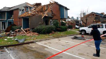 El paso de tornados en la zona sur y centro de Estados Unidos dejó más de 40 muertos. (EFE)