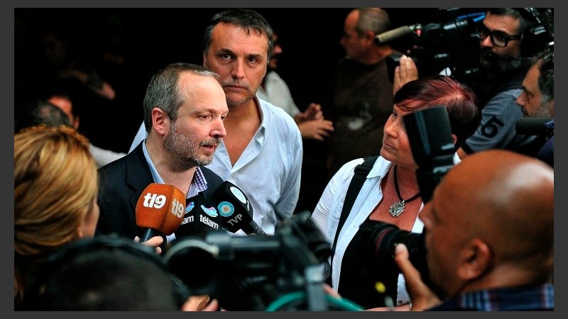 Sabbatella, en la puerta de la Afsca, pidió 