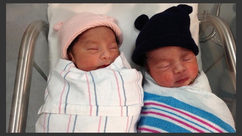 Los hermanos mellizos que nacieron en diferente año.