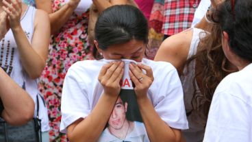 Tristeza entre los familiares de Jonatan. El reclamo por justicia se hizo sentir en Tribunales. (Alan Monzón/Rosario3.com)