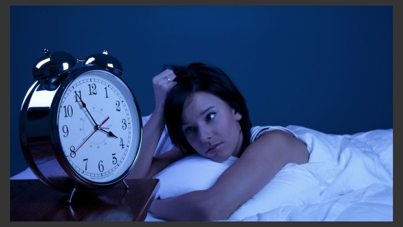 Los cambios hormonales pueden afectar la capacidad de quedarnos dormidos o de permanecer dormidos.