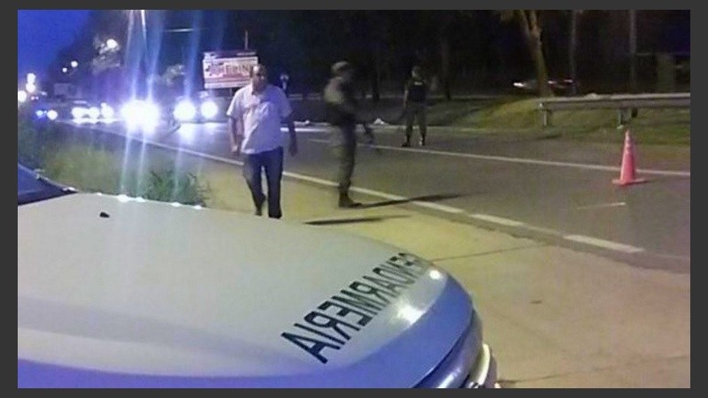 Ruta 11 a las 20.30, entre Granadero Baigorria y Capitán Bermúdez.