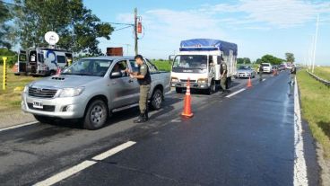 Controles de Gendarmería en las rutas del centro provincial.