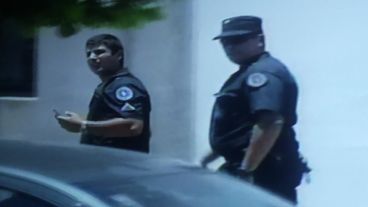 Efectivos recorriendo Helvecia.